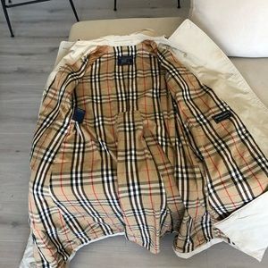 Vintage Burberry trench! Ladies Sm